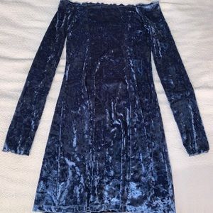 Hollister blue velvet long sleeve dress